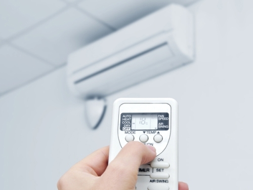 cách bật chế độ dry của điều hòa