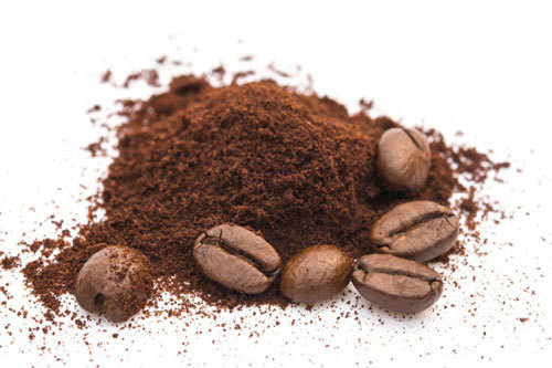khử mùi ẩm mốc bằng bã cafe