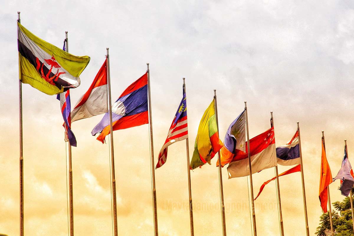 Tìm hiểu những lá cờ các nước Đông Nam Á có ý nghĩa gì?