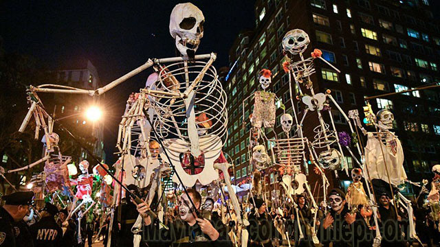 Người dân tham gia Halloween ở New York (Mỹ) 