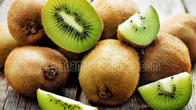 Kiwi là loại quả chứa nhiều vitamin C và những khoáng chất khác cần thiết cho cơ thể
