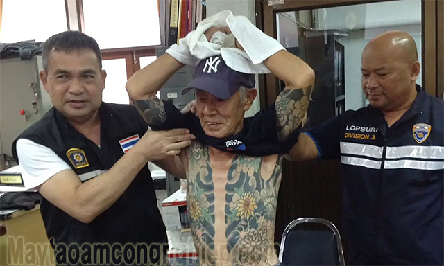 Trùm tội phạm người Nhật Shigeharu Shirai, bị cảnh sát Thái Lan kiểm tra hình xăm theo phong cách băng đảng